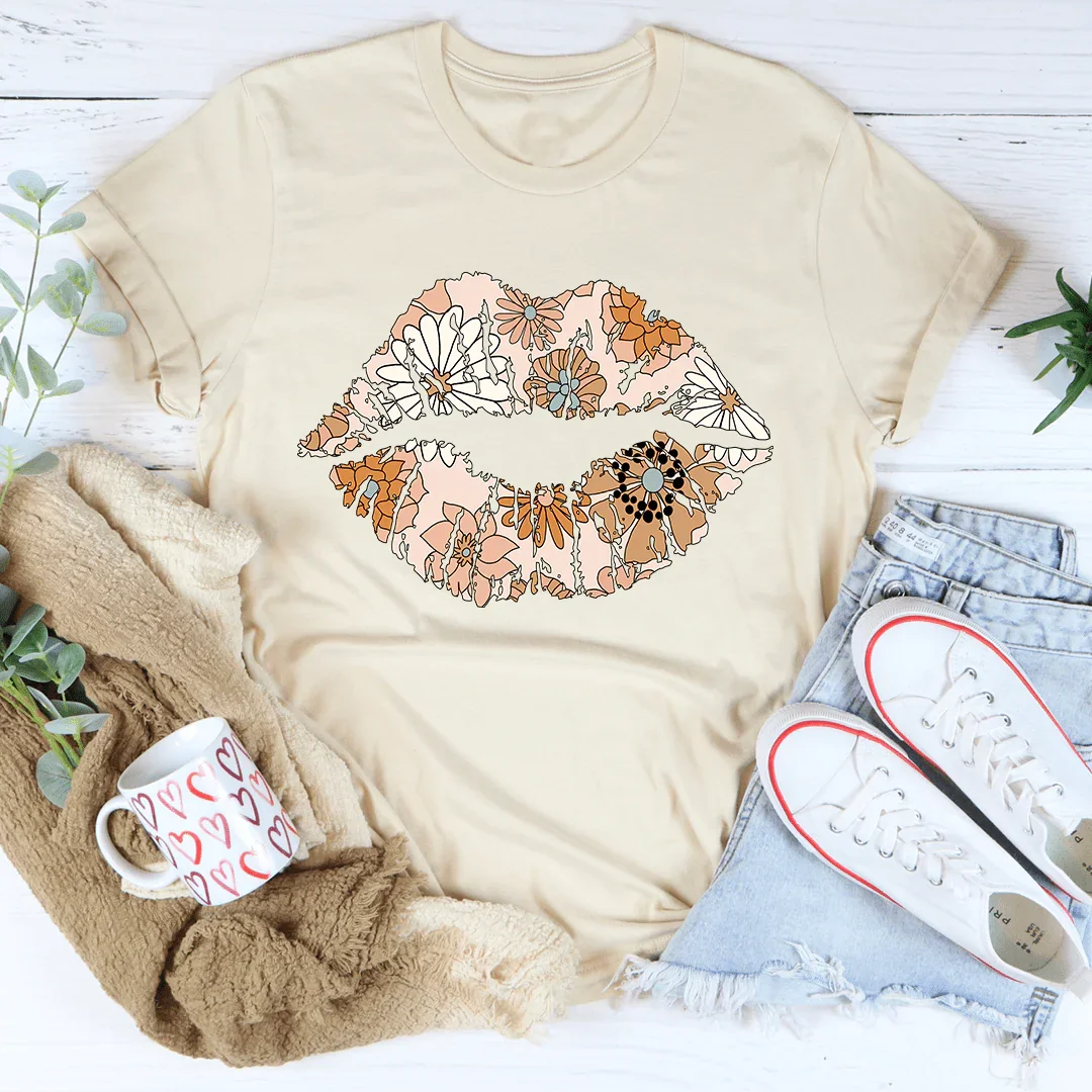 Daisy Lips Tee